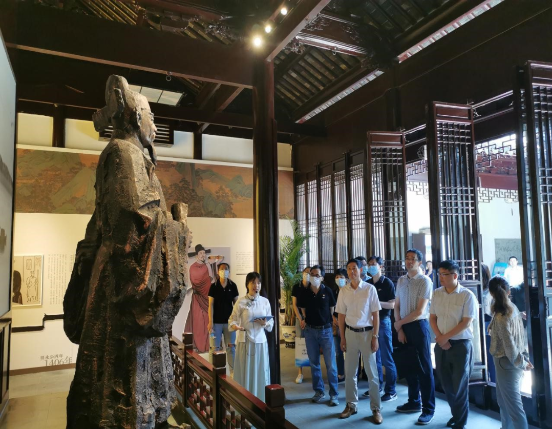 公司组织党员干部旅行况公祠德政教育基地